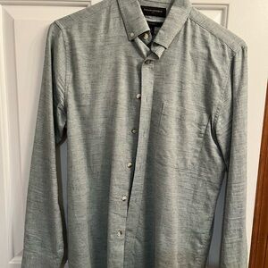 Banana Republic Men's Light Green Button Down Shirt